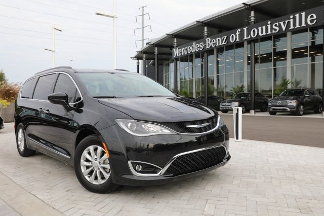 Pre Owned 2017 Chrysler Pacifica Touring L Mini Van